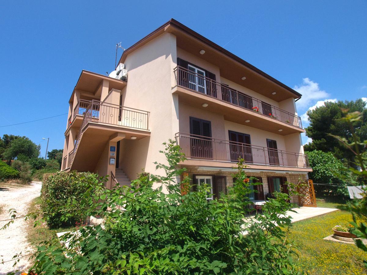 Apartments Lada 1217 Premantura Exteriér fotografie